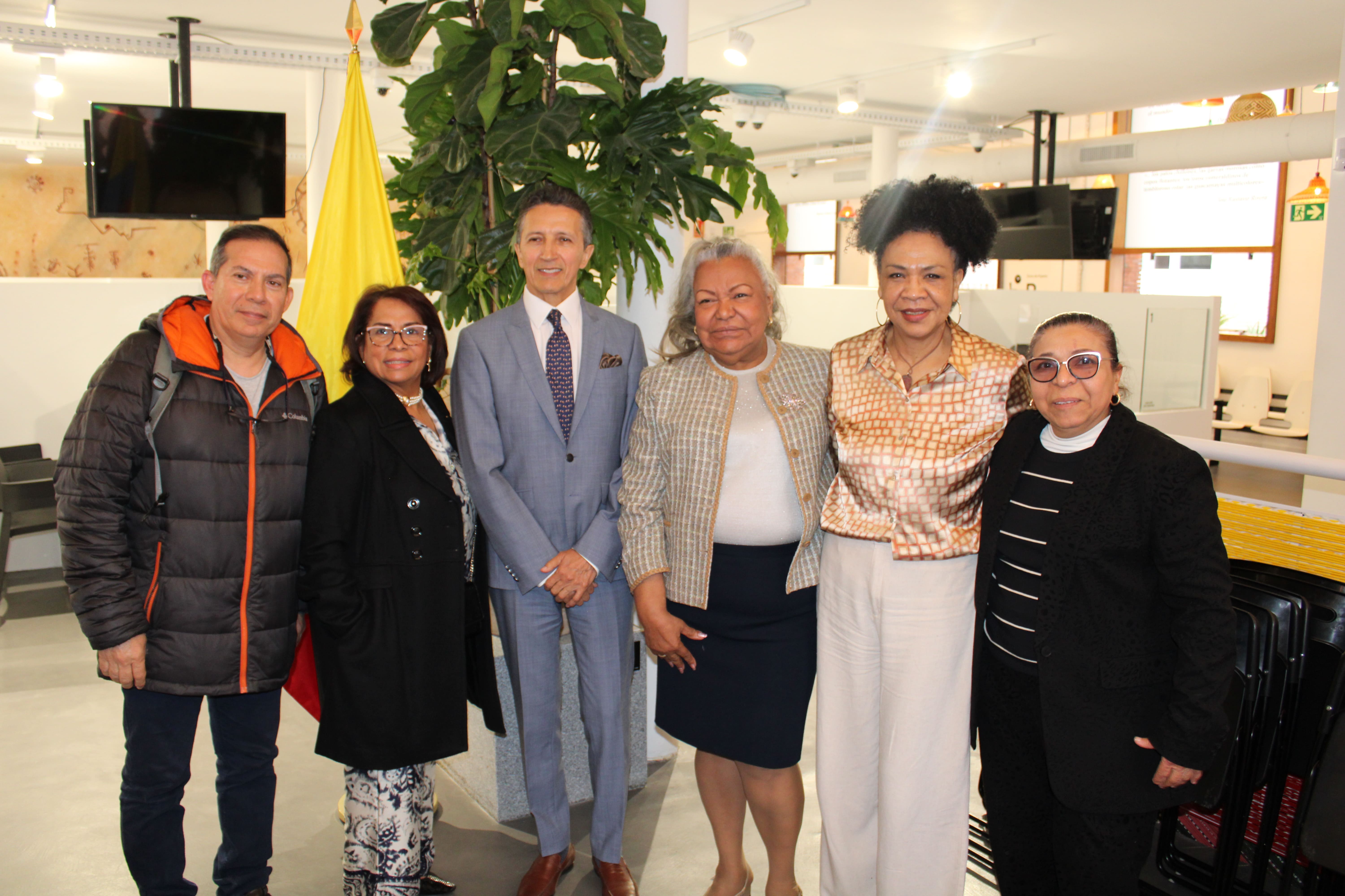 Nuevo jefe de misión en el Consulado de Colombia en Madrid lidera encuentro consular en favor de la comunidad colombiana