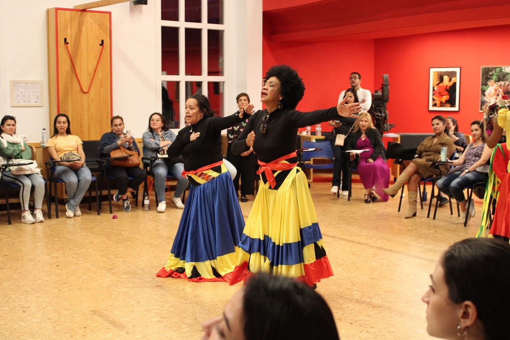 El Consulado de Colombia en Madrid acompaña la Mesa de Trabajo de Mujeres en conmemoración del 8M