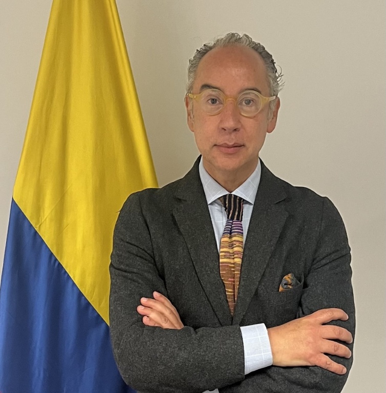 Cónsul en Madrid - RODRIGO PINZÓN NAVARRO