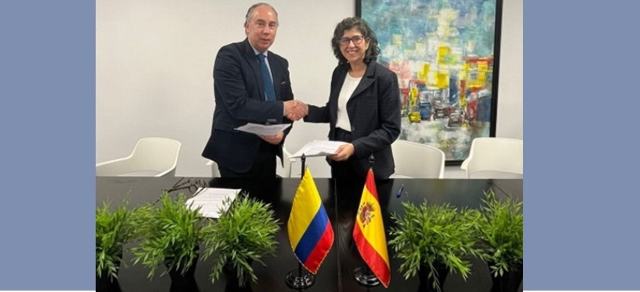 Consulado de Colombia en Madrid y el Proyecto Esperanza firman un convenio de colaboración para la detección y apoyo a víctimas de trata de personas