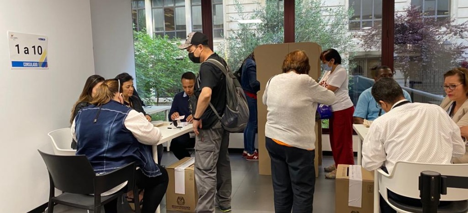 Embajada en España y el Consulado en Madrid inician segunda jornada de Elecciones Presidenciales 2022