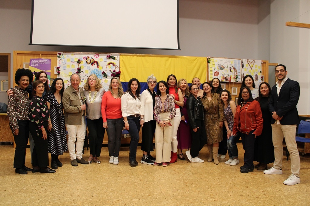 El Consulado de Colombia en Madrid acompaña la Mesa de Trabajo de Mujeres en conmemoración del 8M