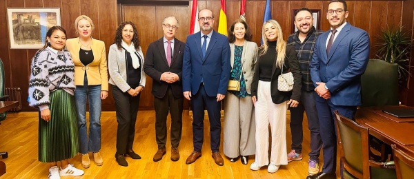 Visita del Cónsul Rodrigo Pinzón a Ponferrada refuerza vínculos y proyectos en beneficio de la comunidad colombiana